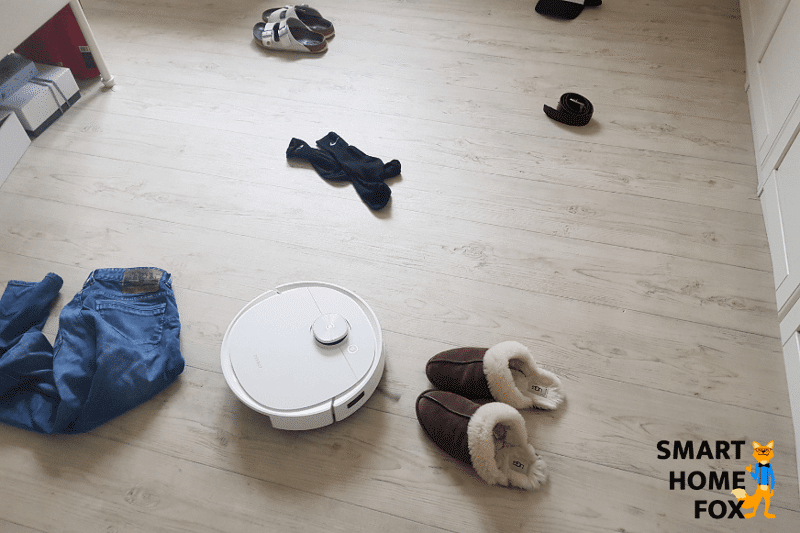 Deebot T9 beim Test der Hinderniserkennungsfunktion